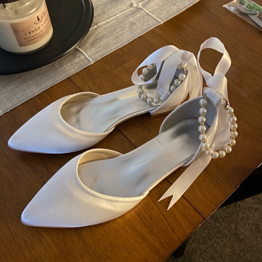 Wedding White Satin Women's Shoes with Pearl Ankle Strap